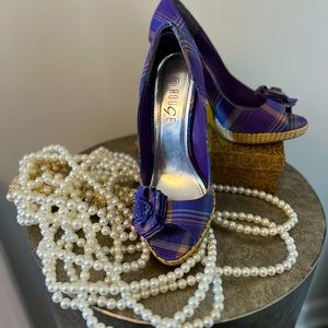 Rogue Helium Fabricated Rosette Peep Toe Pumps
